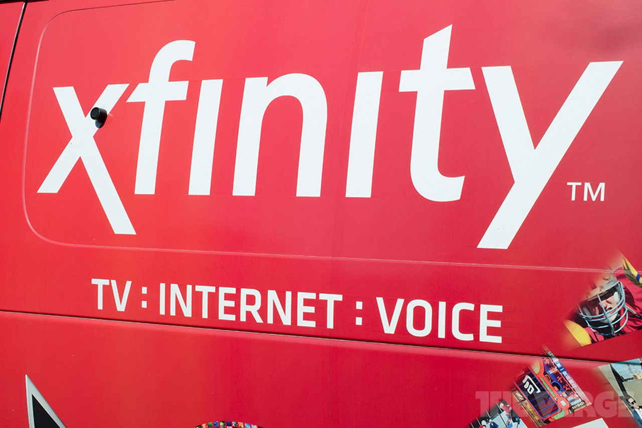 XFINITY Store by Comcast Logo