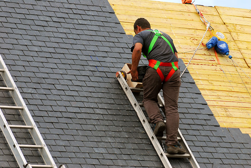 Roofing Contractor in Brooklyn, CT Logo