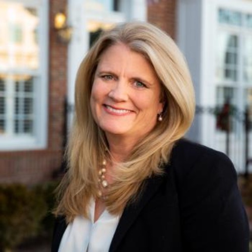Andrea Woodhouse Real Estate Agent in Vienna &amp; Oakton, VA Logo